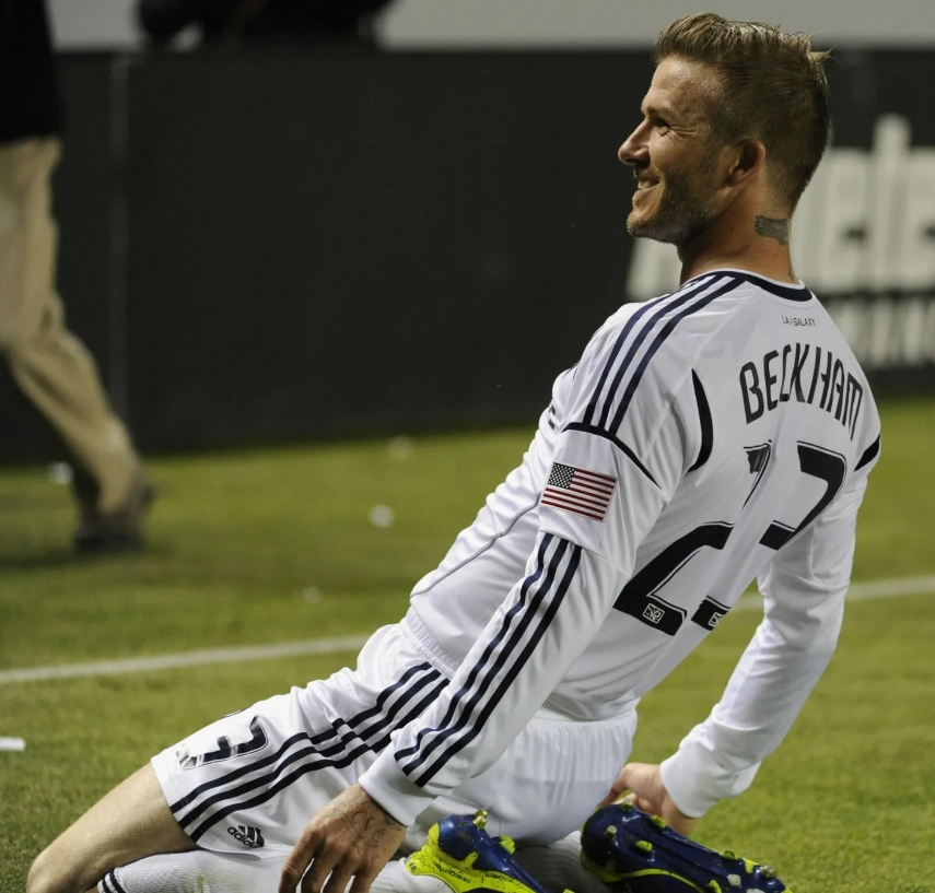 David Beckham je tak nadále aktivním hráčem nejen ve světě sportu